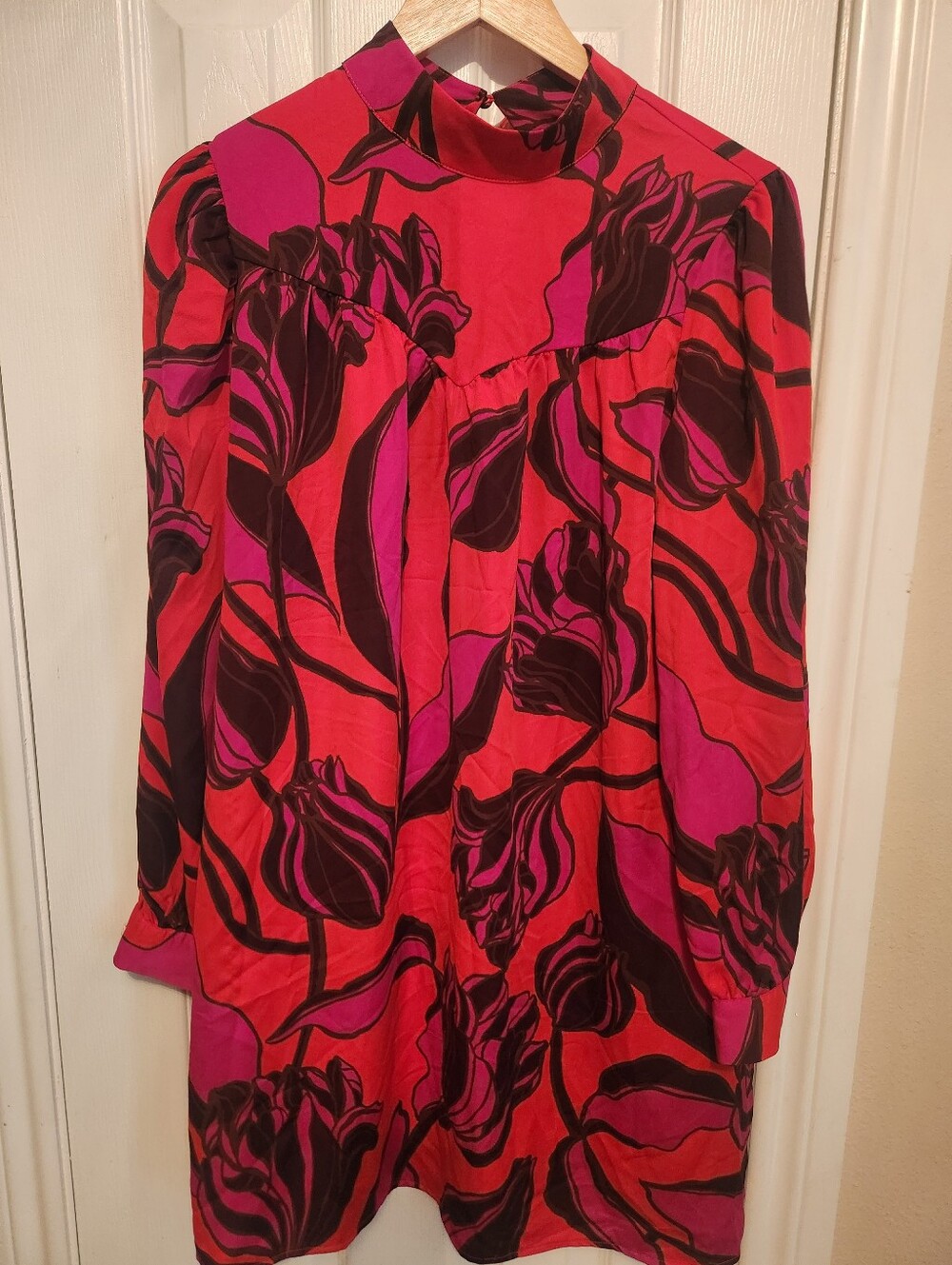 Who What Wear Floral High Neck Mini Dress Red and Fuchsia Size Medium